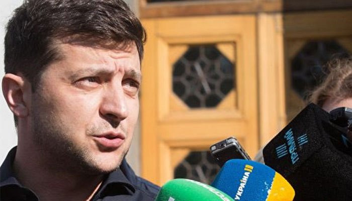 Зеленский назвал своей первой задачей на посту президента прекращение огня в Донбассе