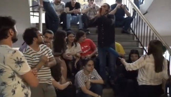 Студенты Ереванского государственного института театра и кино бойкотируют выборы ректора