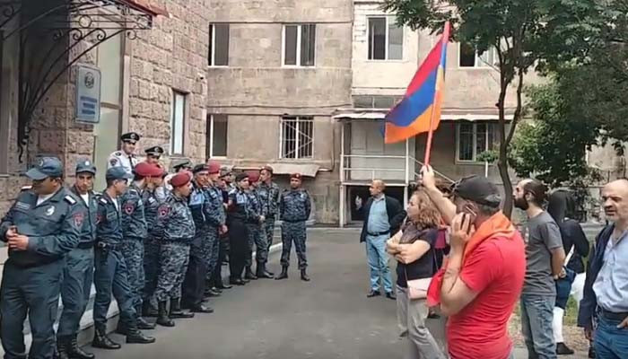 Акция протеста перед зданием Высшего судебного совета с требованием отставки Гагика Арутюняна. Прямое включение