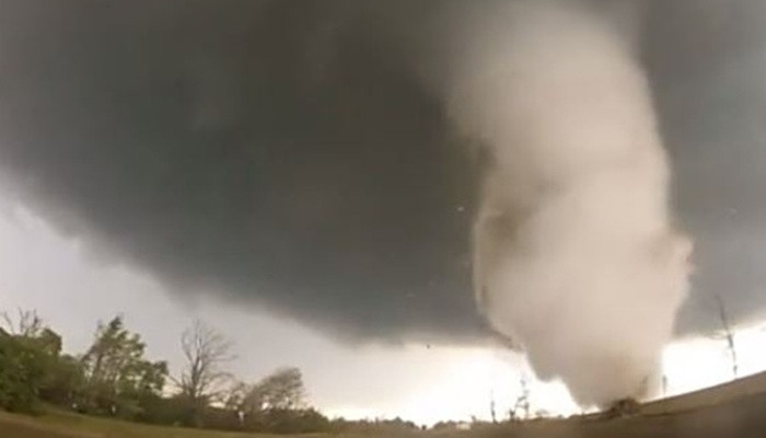 Смертоносный торнадо в Оклахоме сняли на видео