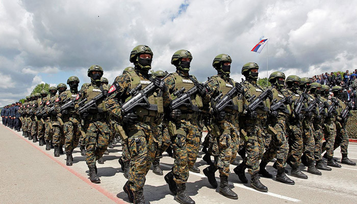 Вучич привел армию в боеготовность из-за задержания сербов в Косово