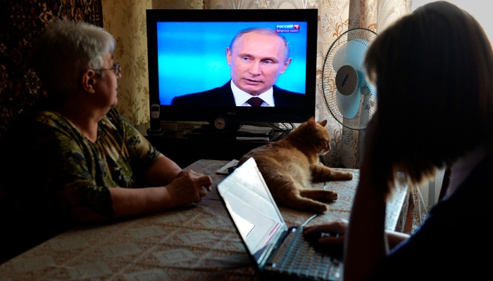 Глава ВЦИОМа объяснил снижение рейтинга Путина «эффектом черных очков»