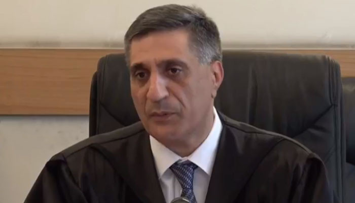 Суд удалился в совещательную комнату для принятия решения по ходатайству о самоотводе судьи по делу Кочаряна