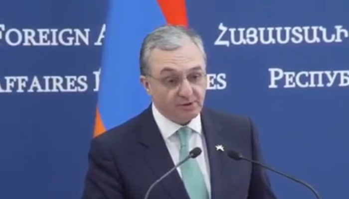 Зограб Мнацаканян о переговорах с Азербайджаном: Армянская сторона никогда не поддастся на угрозы