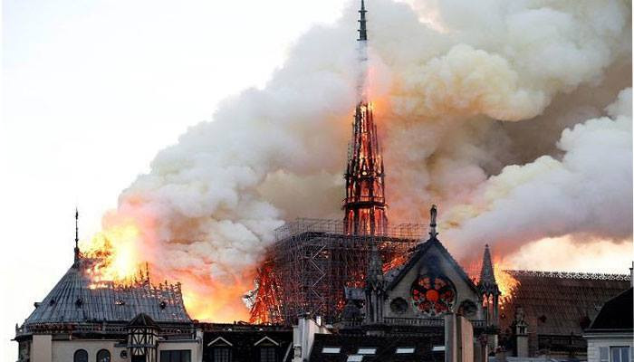 Парламент Франции принял закон о реставрации сгоревшего Нотр-Дама
