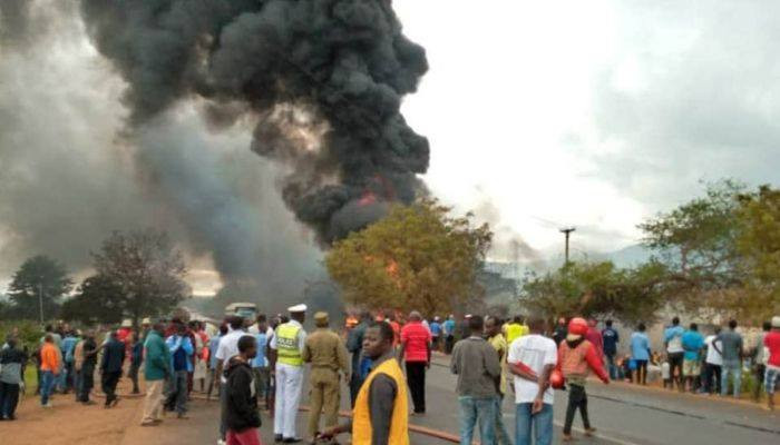 В Танзании число погибших в результате аварии с бензовозом возросло до 60