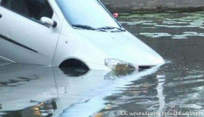 Վեդի-Լանջառ ավտոճանապարհին «Hyundai Sonata»-ն ընկել է ջրատարը. կան տուժածներ