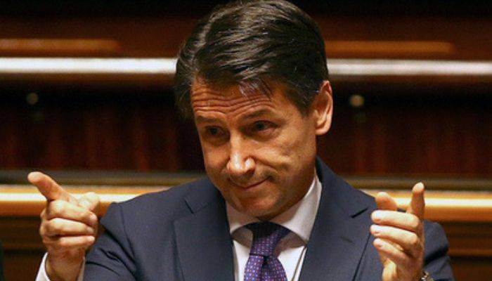 Президент Италии принял отставку премьера