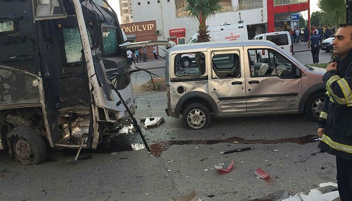 Թուրքիայի Ադանա քաղաքում պայթեցվել է ոստիկաններ տեղափոխող ավտոբուսը. կան վիրավորներ
