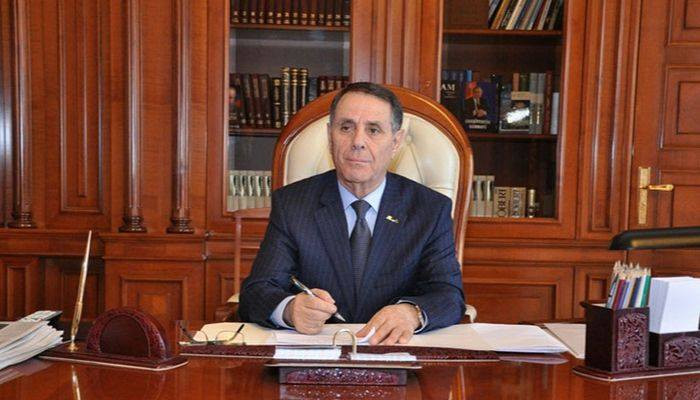 Премьер Азербайджана написал заявление об отставке, сообщил источник