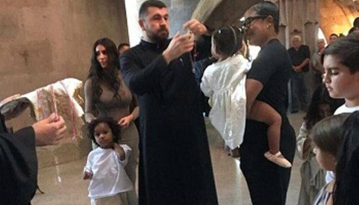 Крещение детей Кардашьян в Армении: известно имя крестного отца