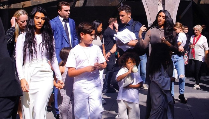 Ким Кардашьян покрестила своих детей в Армении