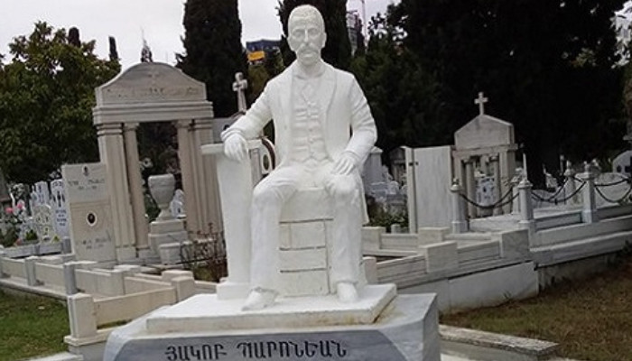 Ստամբուլում բացվել է Հակոբ Պարոնյանի արձանը