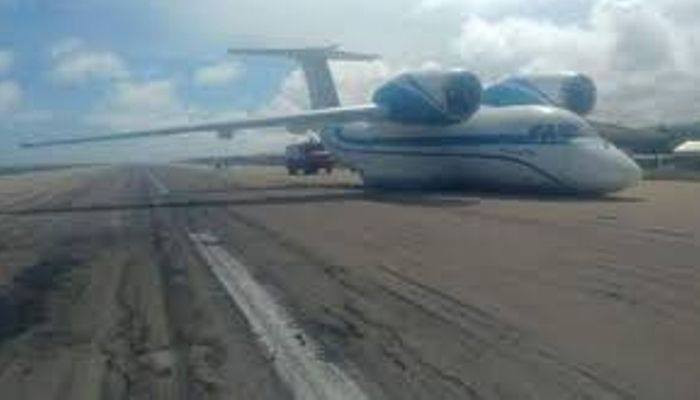Транспортный самолет совершил аварийную посадку в Сомали
