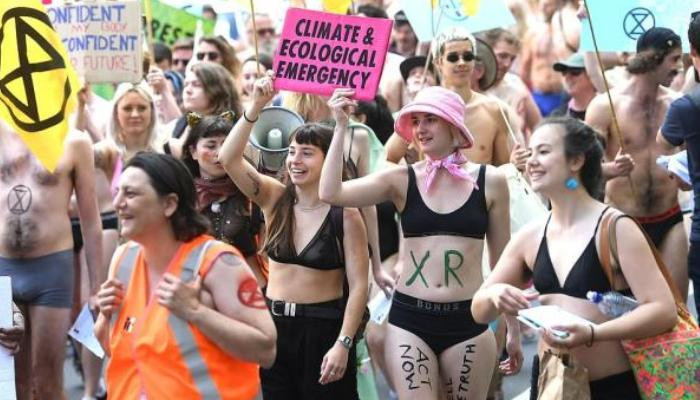 Голые защитники природы вышли на парад в Мельбурне