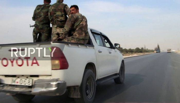 Конвой сирийской армии встретился с отступающими американскими военными