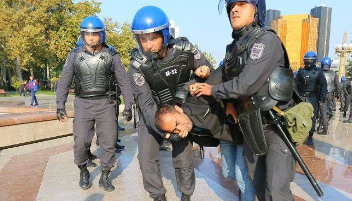 Полиция в Баку жестко разогнала митинг за права женщин и против семейного насилия