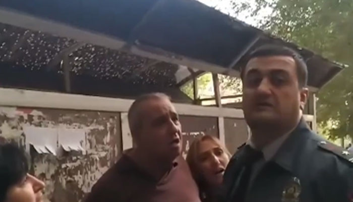 Տեսանյութ. «Քեզ ո՞վ ա քրֆել, արա՛». վիճաբանություն ոստիկանի և քաղաքացու միջև. քաղաքացին ձերբակալվել է