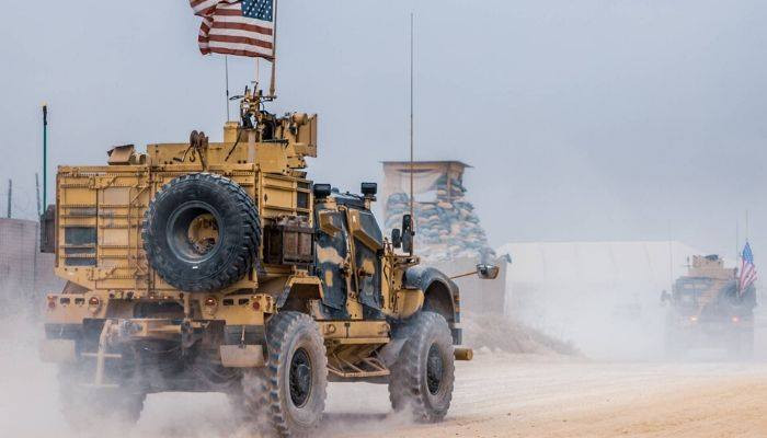 СМИ: крупная военная колонна США выдвинулась с северо-востока Сирии к границе с Ираком