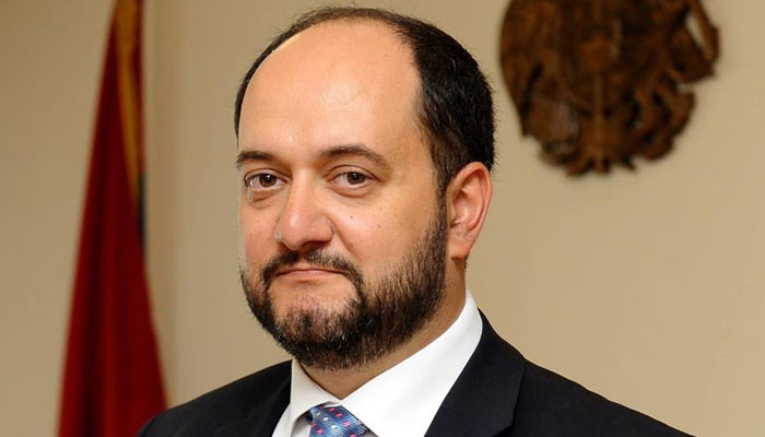 Центр проверки фактов: Араик Арутюнян не освобожден от занимаемой должности