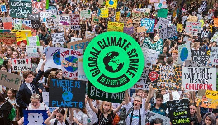 Harper Collins назвало "климатическую забастовку" словосочетанием года