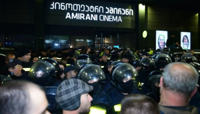 Тбилиси охватили протесты из-за фильма о геях