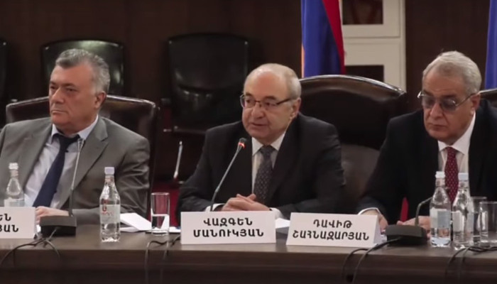 Вазген Манукян: В Армении все вопросы решает один человек