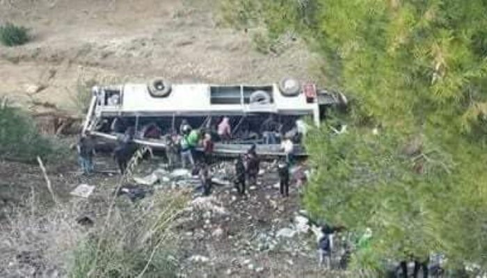 В Тунисе автобус рухнул в ущелье, погибло больше 20 туристов