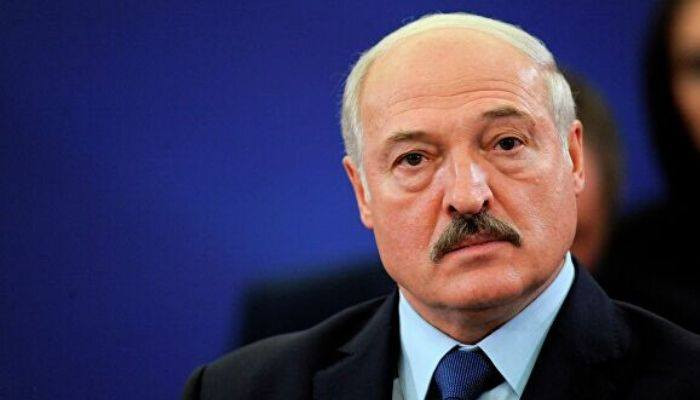 Лукашенко: Беларусь не войдет в состав "братской России"