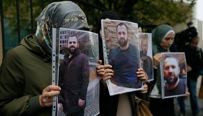 Германия вышлет двух дипломатов России из-за дела об убийстве соратника Басаева
