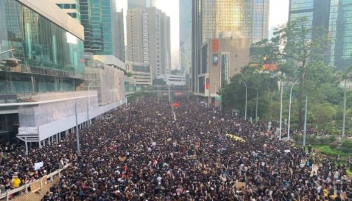 Самый массовый за последние месяцы протест в Гонконге