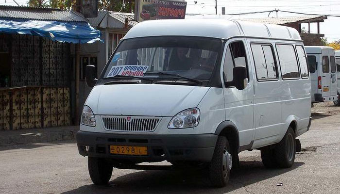 В Армавире водители маршрутных такси отказываются выходить на линии
