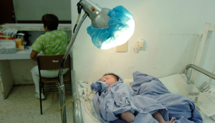 Из-за педиатра, который перерабатывал шприцы, 900 младенцев заражены ВИЧ