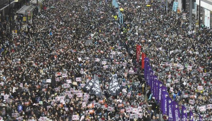 На новогоднем марше протеста в Гонконге задержаны сотни человек