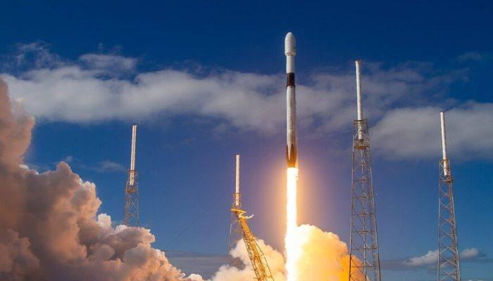 SpaceX сообщила об успешном выводе в космос 60 спутников Starlink