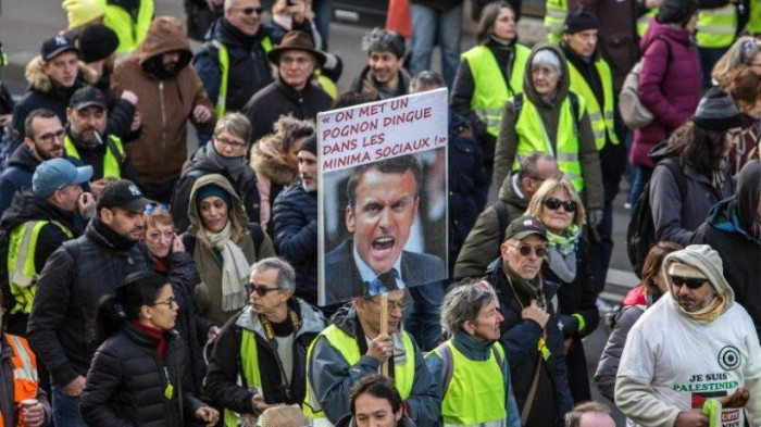 Профсоюзы мобилизовали сотни тысяч французов на марши против пенсионной реформы