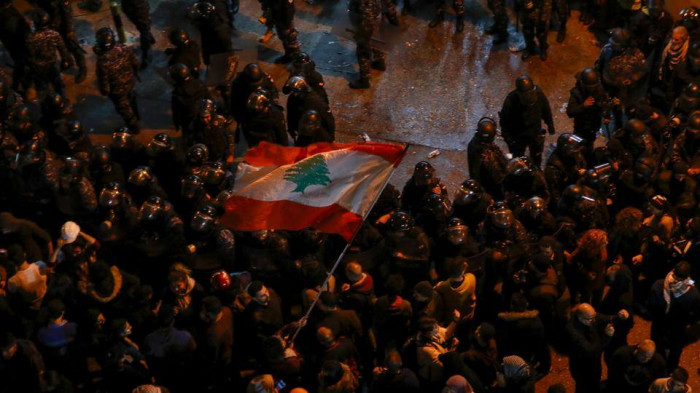 Lebanon protests: Violent clashes between demonstrators and police