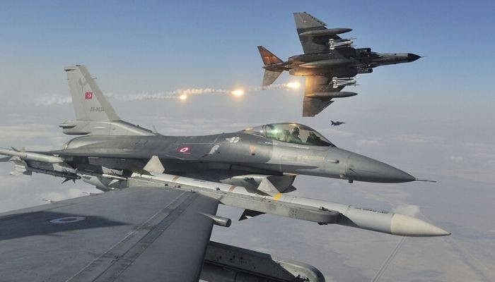 Турция нанесла удары по 40 целям в Идлибе в ответ на обстрел турецких военных