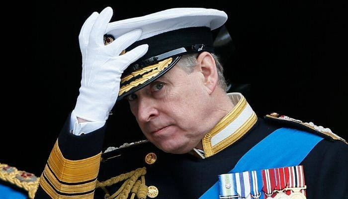 Принц Эндрю отказался от присвоения ему звания адмирала из-за скандала с Эпштейном. #DailyExpress