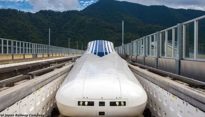 Левитирующий поезд в Японии будет мчать на скорости 500 км/час между городами
