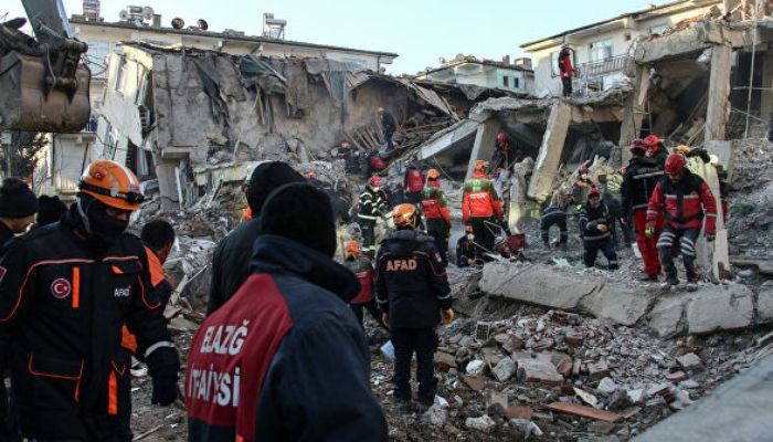 На востоке Турции семь человек погибли при землетрясении