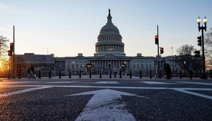 Сенаторы-демократы в США призвали ввести санкции против России за "вмешательство в выборы"․ #Axios