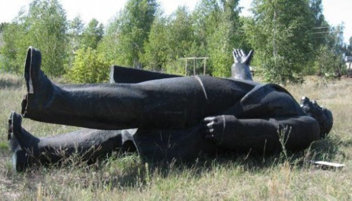 Памятник Ленину продали за $15 тысяч