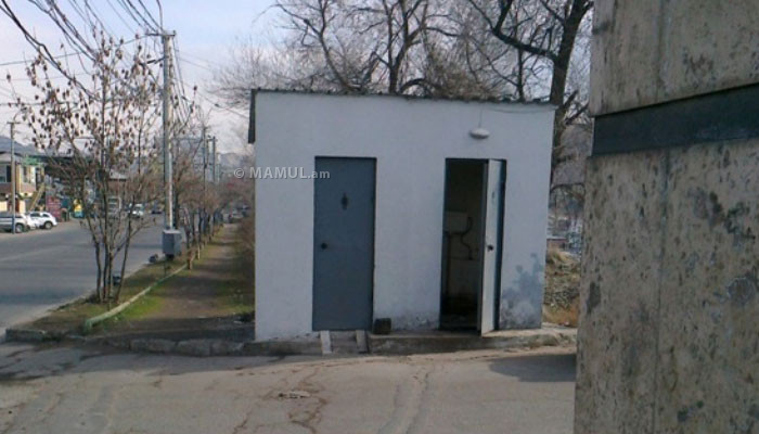 Двери туалетов на АЗС Царукяна закрыты: тревожный сигнал