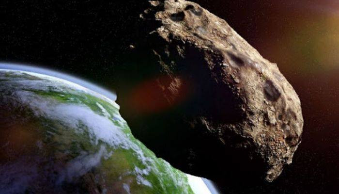 К Земле приближается астероид размером с Эверест