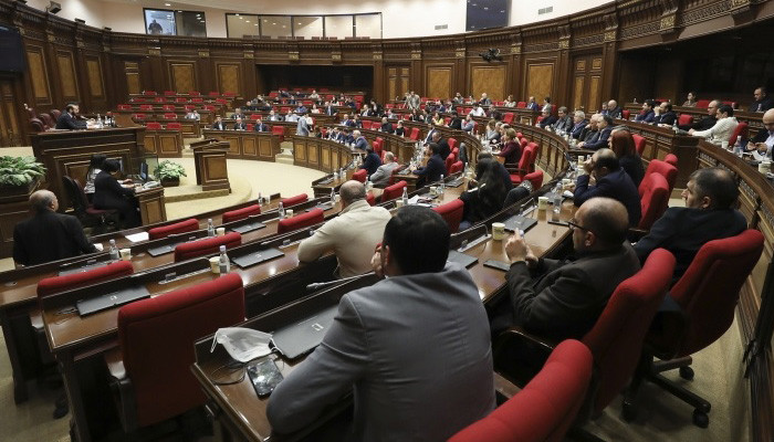 Парламент Армении отклонил предложение Эдмона Марукяна не работать во время ЧП