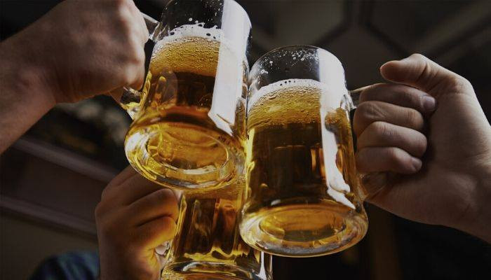 Mexico stops brewing Corona beer, deemed non-essential in epidemic․ #ElUniversa