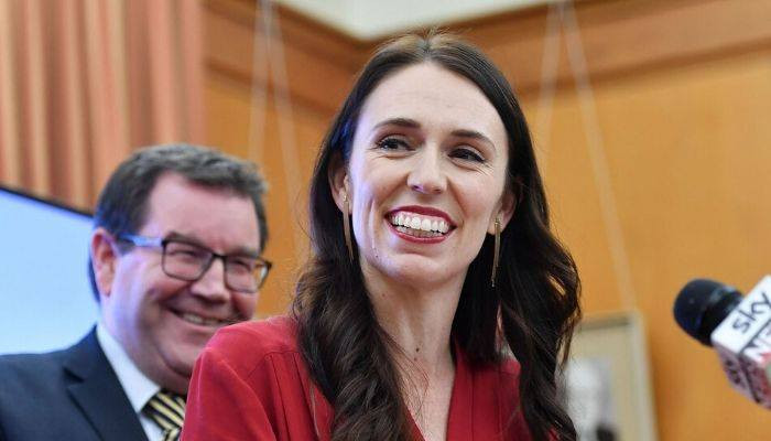 Jacinda Ardern and ministers take pay cut in solidarity with those hit by #COVID_19