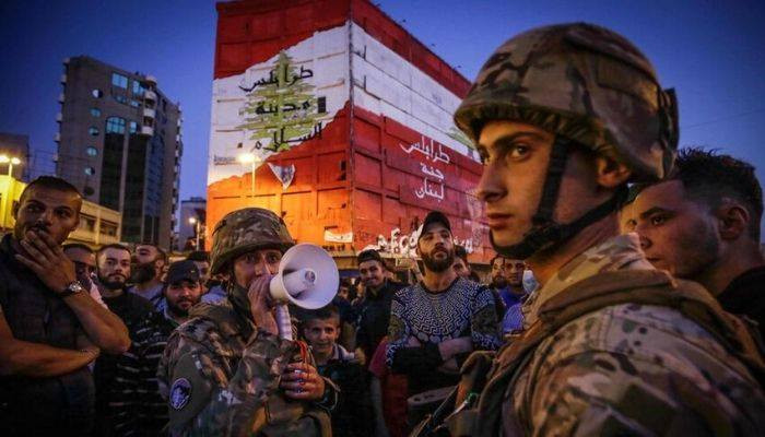 Lebanese protest despite virus lockdown