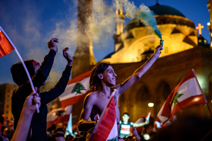 Lebanese protest despite virus lockdown